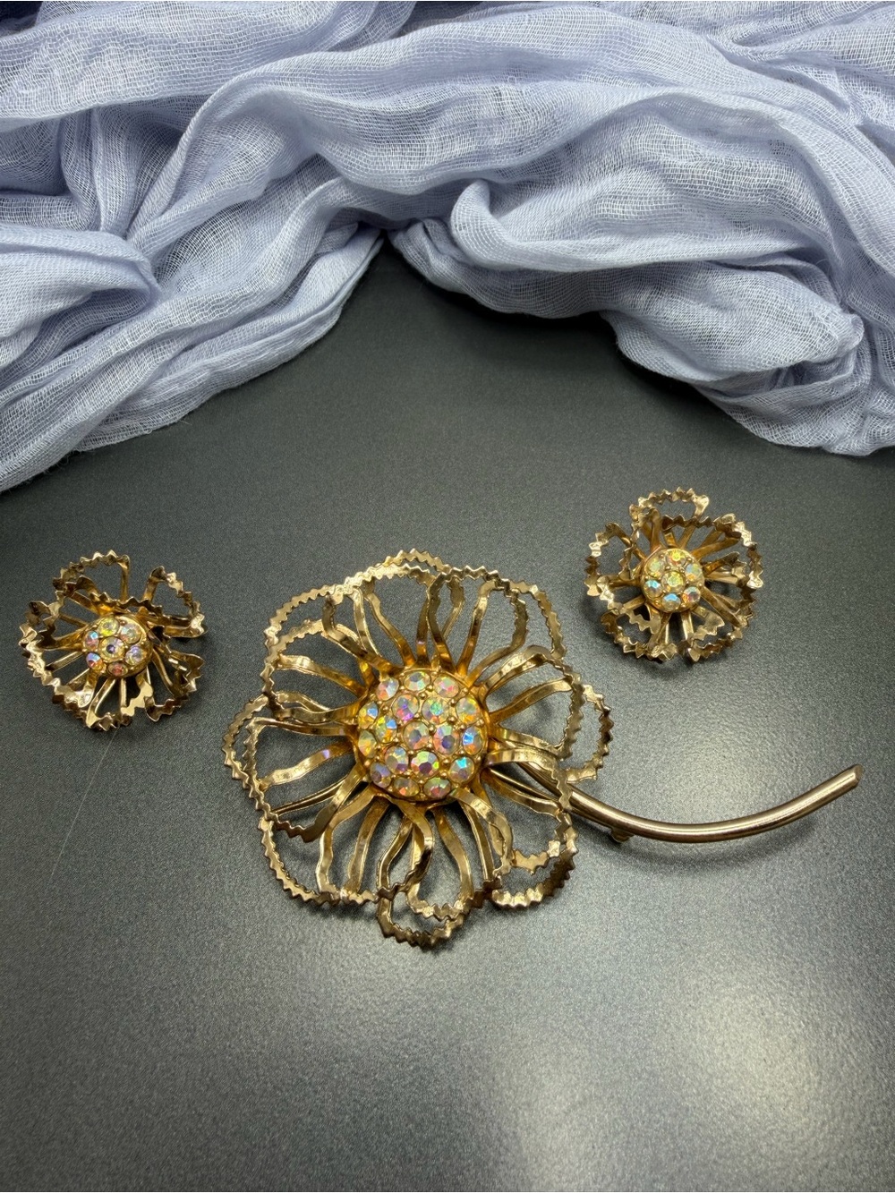 😎30%off Vintage Sarah Coventry Allusion Floral Brooch with Clip earrings
